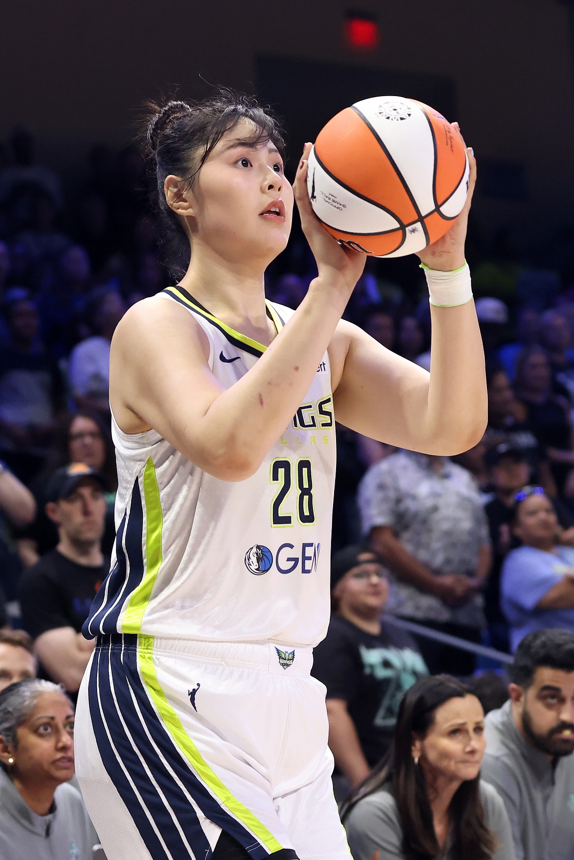 里程碑之夜！李Yueru成為中國女子籃球隊歷史上的第三名球員 在WNBA擁有20多個單打以上